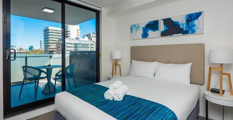 Annexe Apartments - Accommodation Main Beach 3