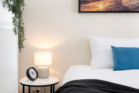 Amazing River View - 3 Bedroom Apartment - Brisbane CBD - Netflix - Fast Wifi - Carpark - Accommodation Main Beach 4