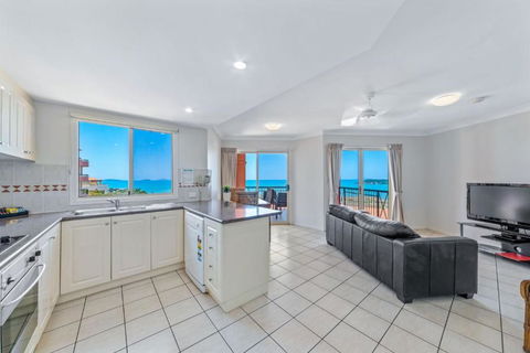 Airlie Dream - Accommodation Main Beach 4