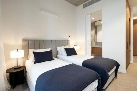 Alfred & Turner Apartments, Luxury 2 Bedroom Condos In The Heart Of The Valley - Accommodation Main Beach 2