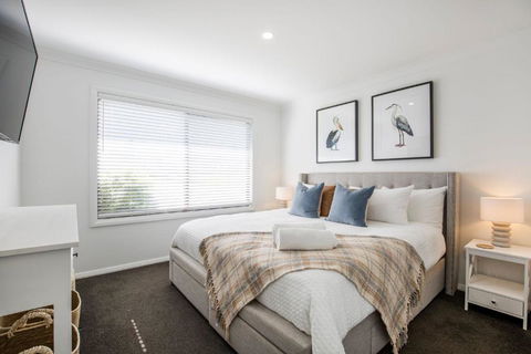 Alkira - Pet Friendly - 4 Mins Walk To Beach - Accommodation Main Beach 3