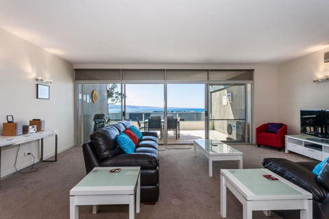 Apartment 16 Kalimna - Accommodation Main Beach 2