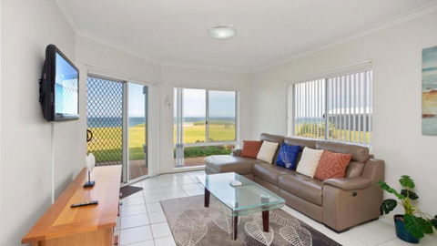 Apartment 16 - The Meridian - Accommodation Main Beach 4