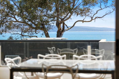 Apartment 18 Kalimna - Accommodation Main Beach 1