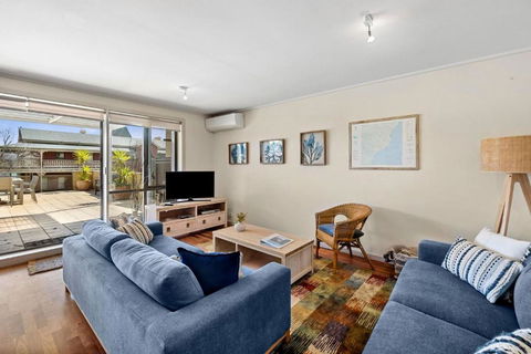 Apartment 23 Pacific Apartments - Accommodation Main Beach 2