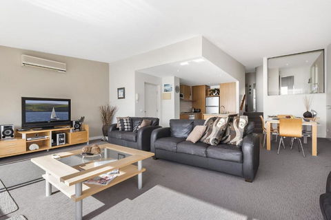 Apartment 26 Kalimna - Accommodation Main Beach 3
