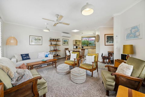 Apartment In Cowes Central On Chapel - Accommodation Main Beach 1