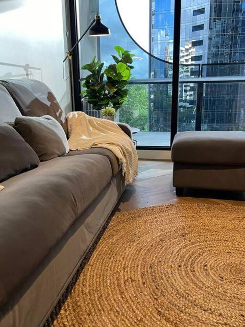 Apartment In Melbourne With Pool - Accommodation Main Beach 1