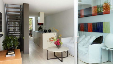 Apartment One - Accommodation Main Beach 4