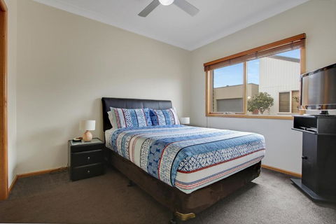 Apartments On Church - Unit 7 - Accommodation Main Beach 1