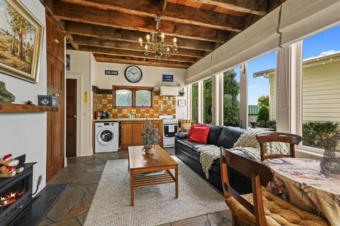 Apollo Bay Guesthouse - Accommodation Main Beach 1