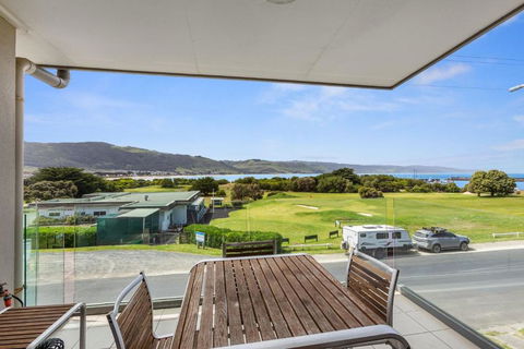 Apollo Blue 14 - Accommodation Main Beach 1