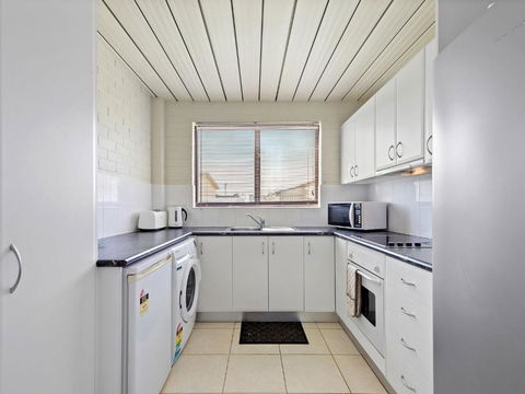 Apollo Unit 28 Ground Floor - Accommodation Main Beach 4