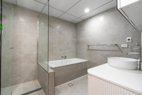 Apt In Kingston - 10min To Lake Burley Griffin - Accommodation Main Beach 3
