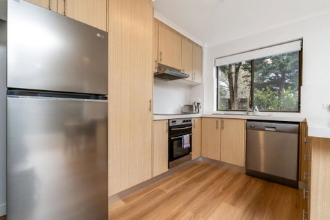 Apt In Kingston - 10min To Lake Burley Griffin - Accommodation Main Beach 1