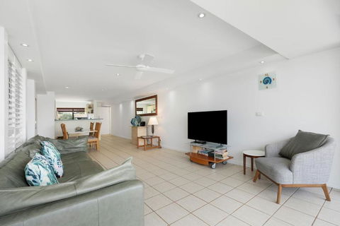 Aqua Linea 3 Noosa Parade 82 - Accommodation Main Beach 3