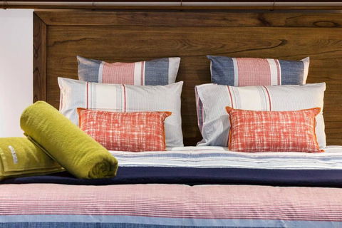 Aqua Shores - Gas Heated Pool - Accommodation Main Beach 2