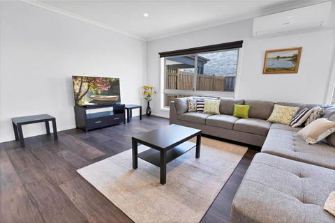 Aqua Views - Accommodation Main Beach 0