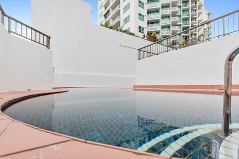 Aquarius Esplanade Retreat - Accommodation Main Beach 2