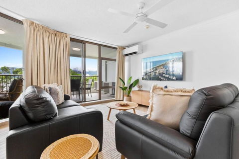 Aquarius Esplanade Retreat - Accommodation Main Beach 4