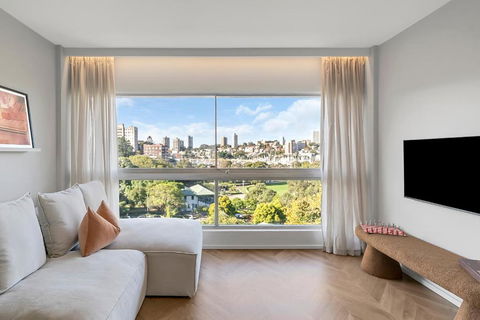 Aquarius - Luxe Inner City Abode - Accommodation Main Beach 1