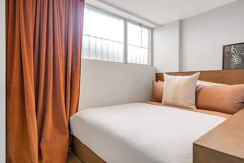 Aquarius - Luxe Inner City Abode - Accommodation Main Beach 2