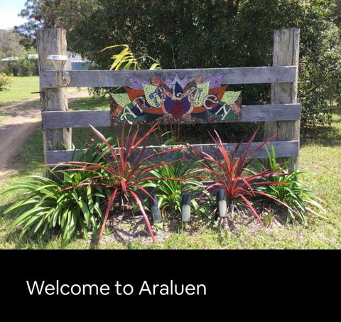 ARALUEN - COOMBA BAY - Pet Friendly - Farm Stay On 10 Peaceful Acres - Accommodation Main Beach 4