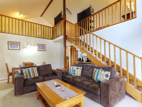 Araluen - Accommodation Main Beach 4