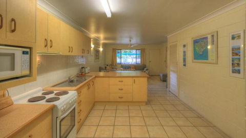 Arcadia Palms 2 - Accommodation Main Beach 4