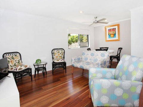 Arlington 1 Two Bedroom Unit Close To The Beach - Accommodation Main Beach 3