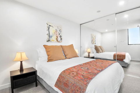 Artistic Urban Getaway Just Off Smith Street! - Accommodation Main Beach 2