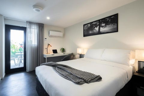 Ascot Budget Inn & Residences - Accommodation Main Beach 0
