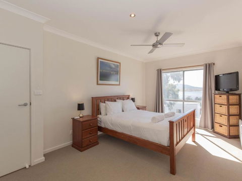 Aspect 1 8a Poley Cow Lane - Accommodation Main Beach 4
