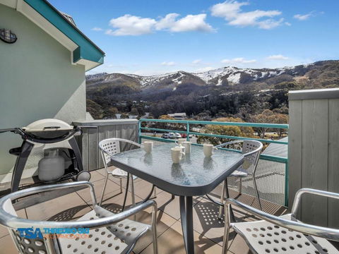 Aspect 2A - Accommodation Main Beach 3