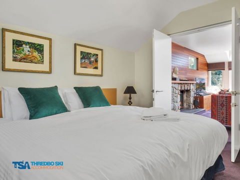 Aspect 2A - Accommodation Main Beach 4