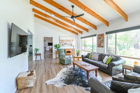 Aspen Abode - CBD, Fireplace, BBQ, 3 Smart TVs - Accommodation Main Beach 1
