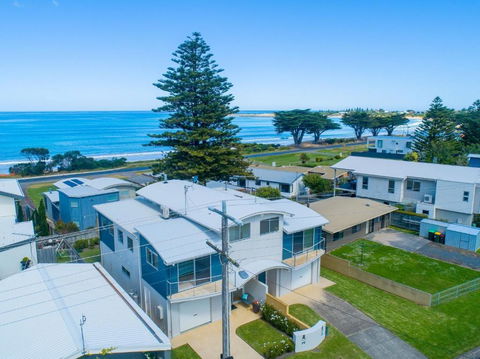 At Saint Judes - Accommodation Main Beach 2