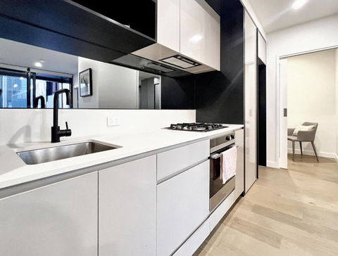 Aura On Lonsdale - Accommodation Main Beach 2