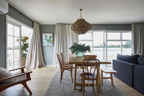 Aurora - Beachside Beauty - Accommodation Main Beach 2