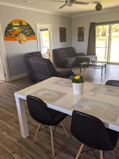 Australian Wildlife At Your Door - Accommodation Main Beach 1