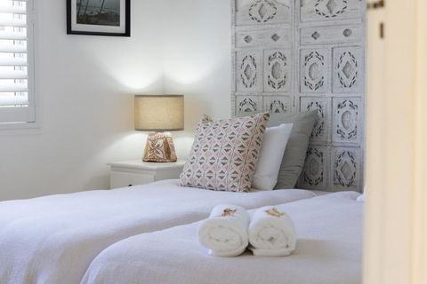 Avalon Beach Cottage, Private, 150m To The Beach! - Accommodation Main Beach 4