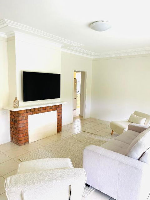 Azalea Grove - Family Or Friends Getaway - Accommodation Main Beach 3