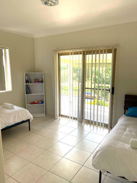 Azalea Grove - Family Or Friends Getaway - Accommodation Main Beach 4