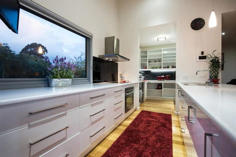 Azura - Accommodation Main Beach 2