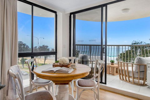 Athena By The Sea Luxurious Beachfront Retreat - CoastHM - Accommodation Main Beach 1