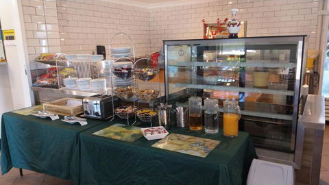 Arena Hotel (formerly Sleep Express Motel) - Accommodation Main Beach 3