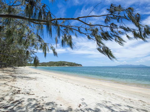 Azure On Geoffrey Bay - Accommodation Main Beach 0