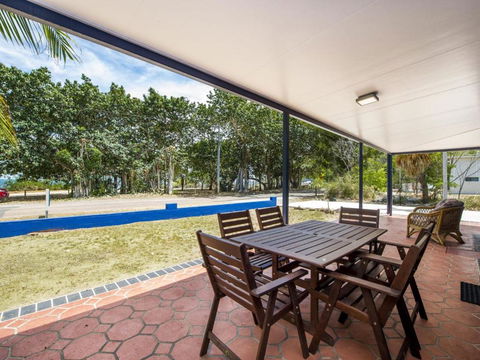 Azure On Geoffrey Bay - Accommodation Main Beach 1