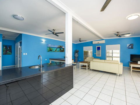 Azure On Geoffrey Bay - Accommodation Main Beach 4