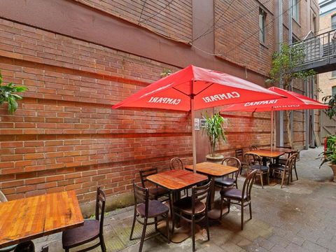 AZZURRO POD HOTEL Darling Harbour- Near ICC - Accommodation Main Beach 4